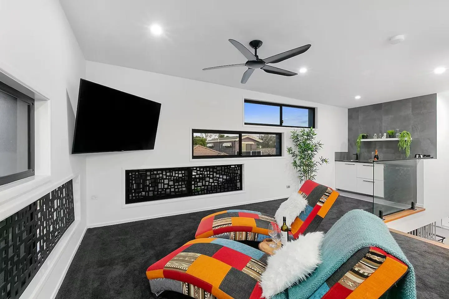 Villa Modern Luxury Pool Oasis Buddina Australia